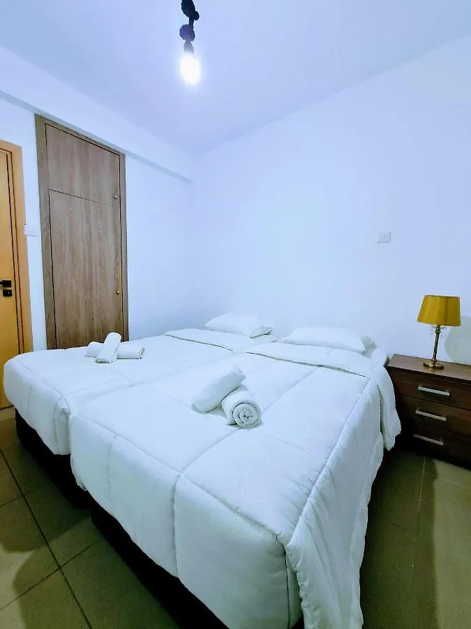 איה נאפה Ayia Anna Apartment